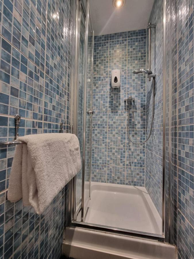 Private Rooms Бат Екстер'єр фото